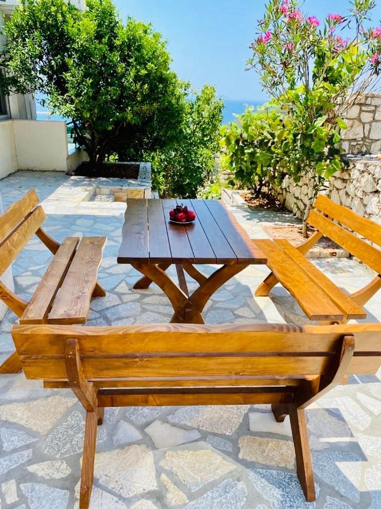 Mistral Inn Himarë Dış mekan fotoğraf