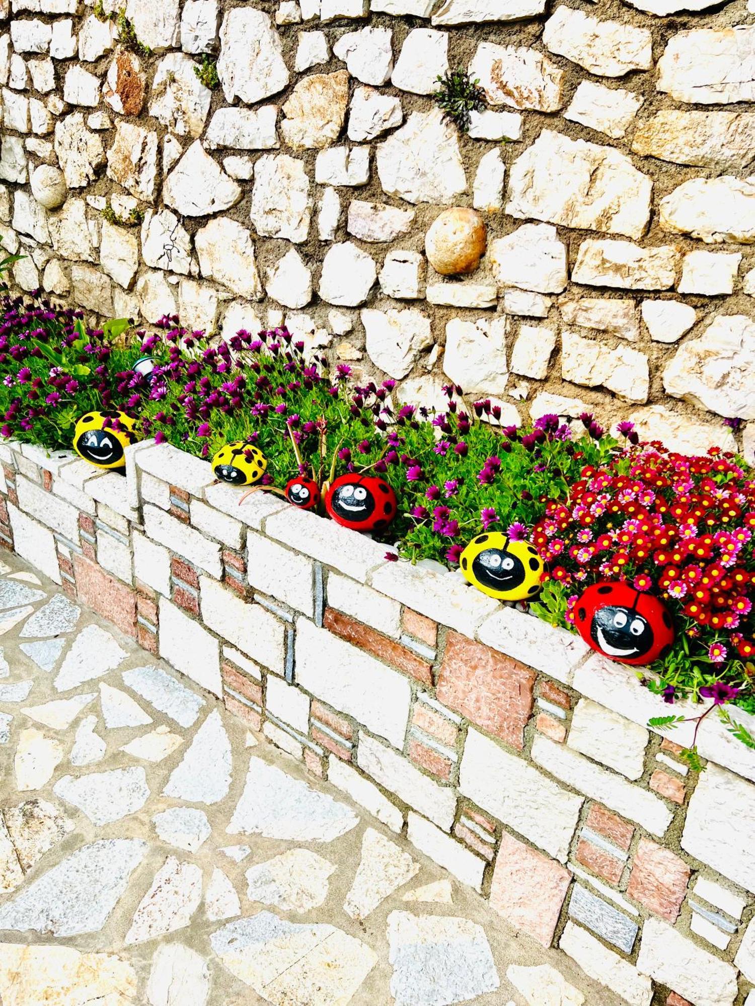 Mistral Inn Himarë Dış mekan fotoğraf